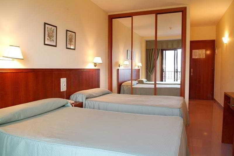 Hotel Restaurante Glasgow Villadesuso Exterior photo