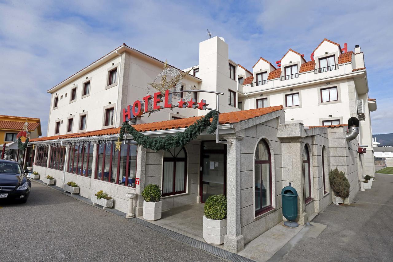 Hotel Restaurante Glasgow Villadesuso Exterior photo